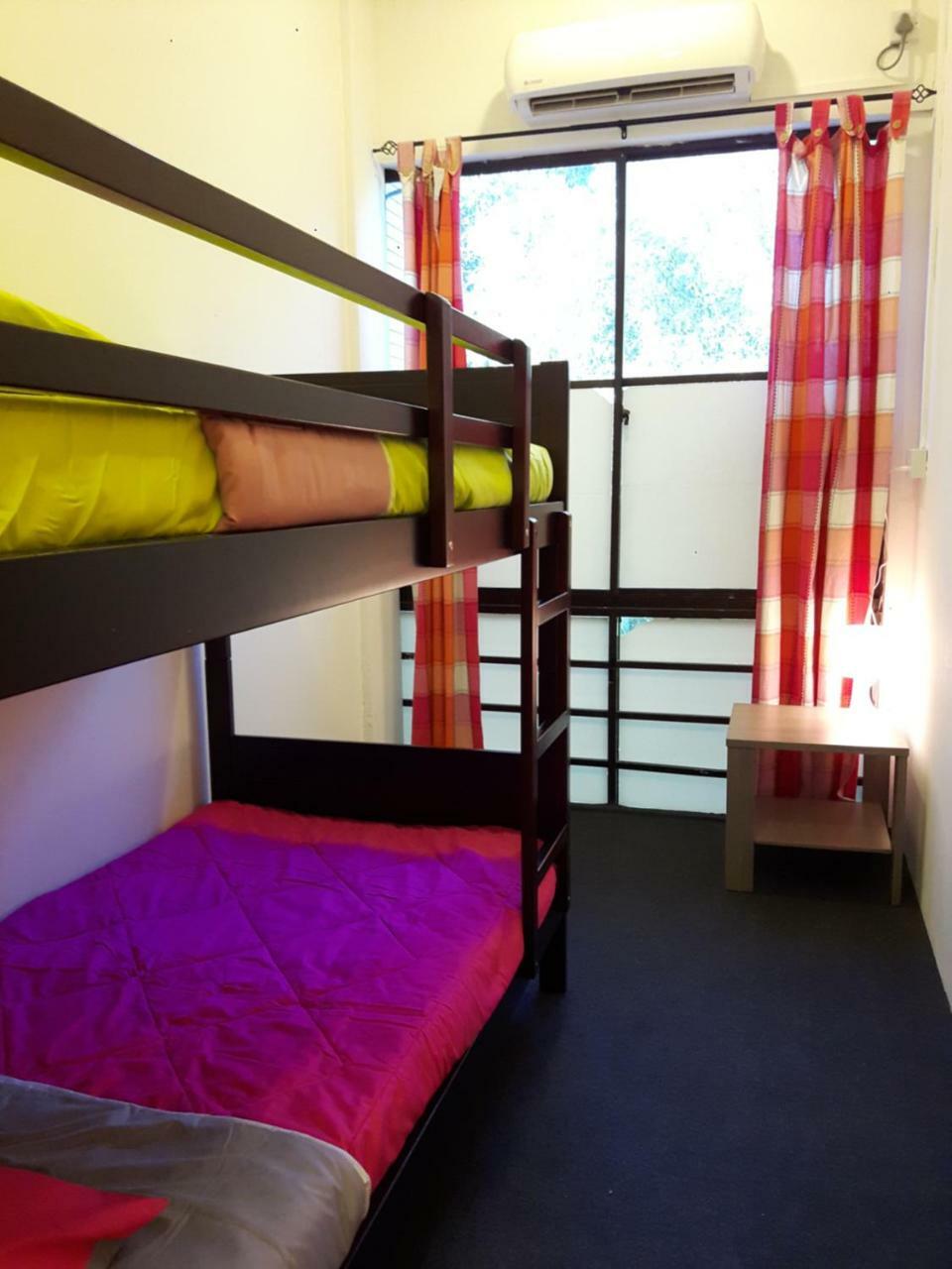 Ez Lodgings Kampong Gadong Exterior foto
